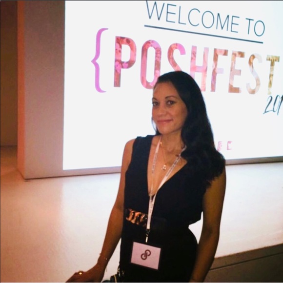 POSH N SIP ANNOUNCEMENTS / POSHMARK’S 12th BIRTHDAY CELEBRATION BURBANK, CA - Picture 13 of 14